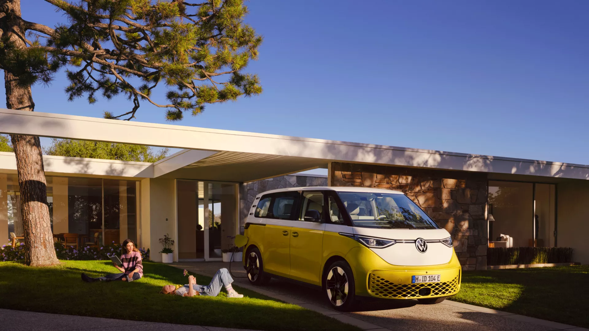 VW_ID_BUZZ_EXT_78front_House_V2_v04b_cs